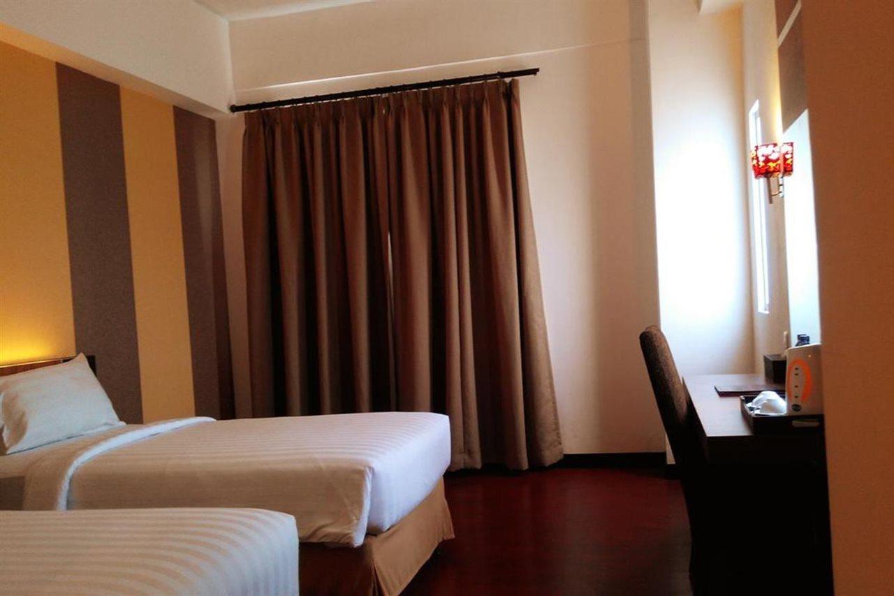 Grand Imawan Hotel Makassar Exteriör bild