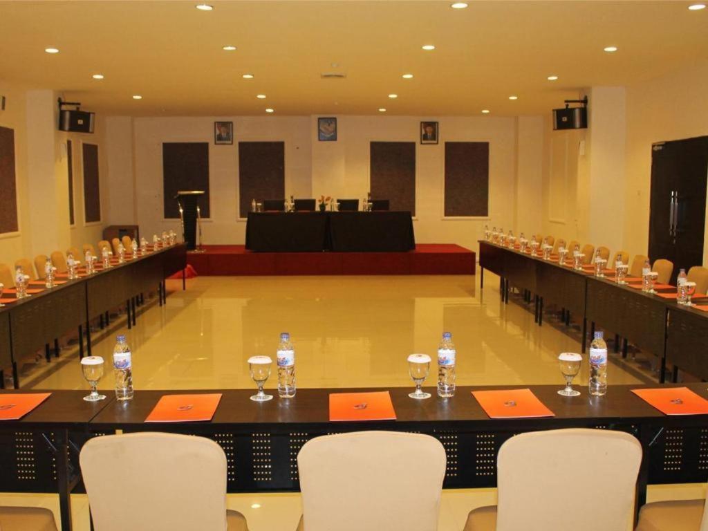 Grand Imawan Hotel Makassar Exteriör bild