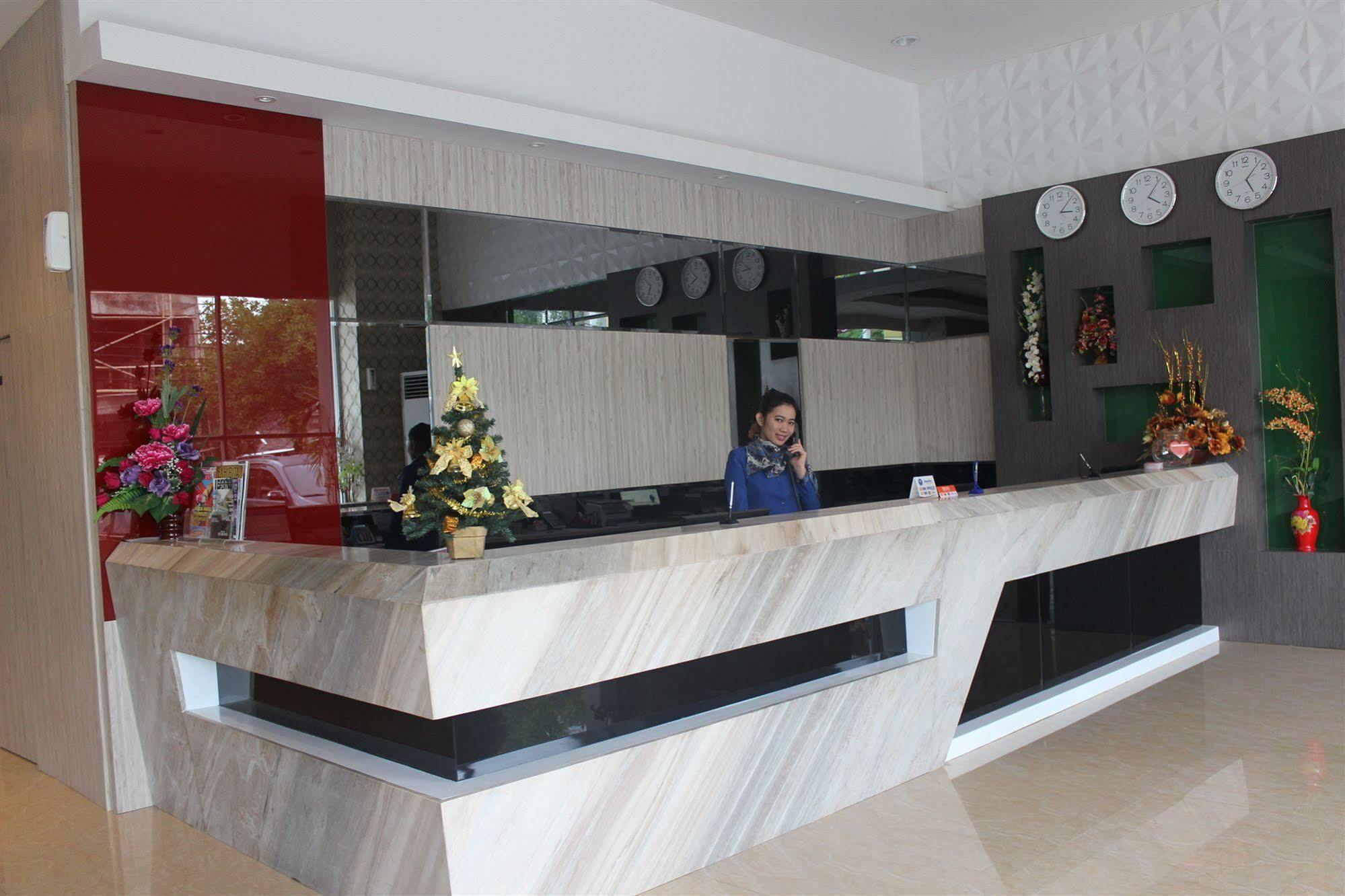 Grand Imawan Hotel Makassar Exteriör bild
